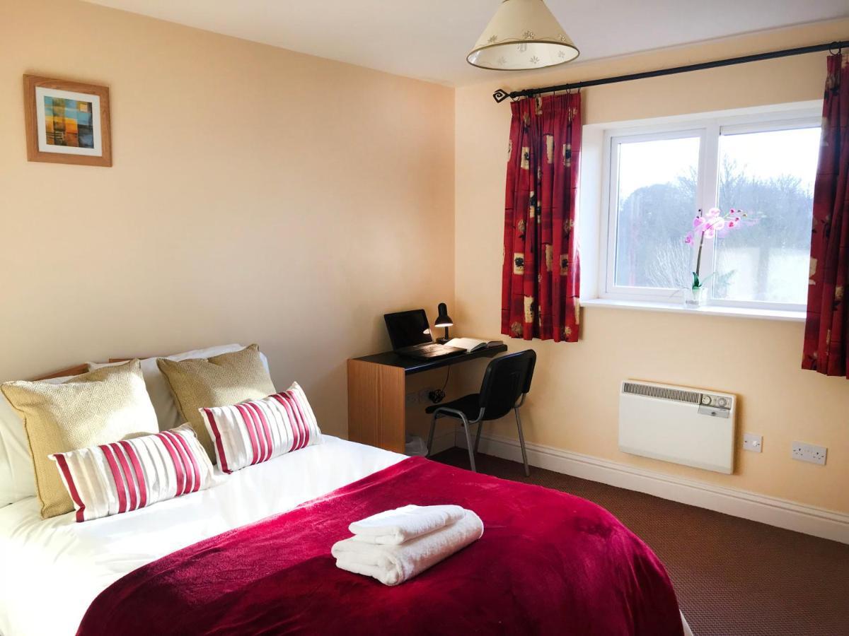 Kings Court Holiday Apartments Трали Экстерьер фото